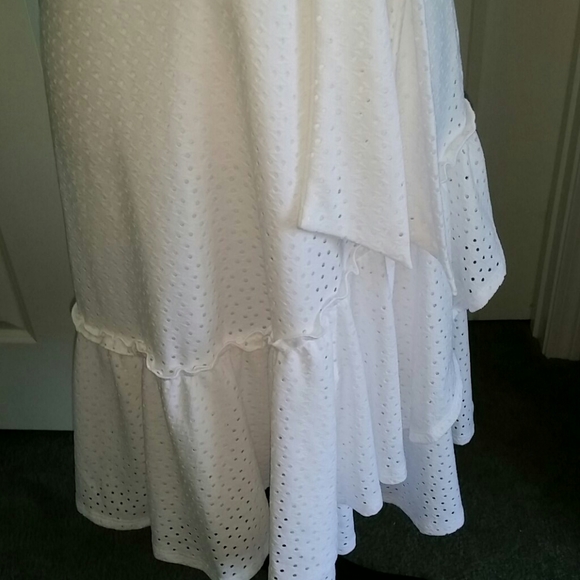 Beautiful eyelet faux wrap dress - Picture 3 of 6